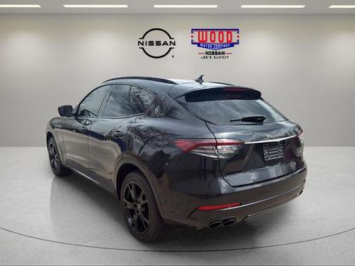 Nero Ribelle Metallic 2022 Maserati Levante GT