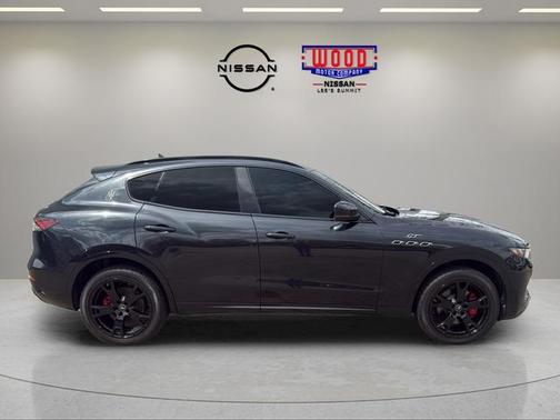 Nero Ribelle Metallic 2022 Maserati Levante GT