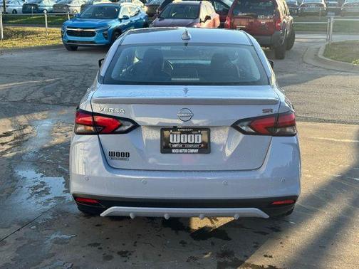 2025 Nissan Versa 1.6 SR