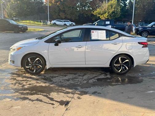 2025 Nissan Versa 1.6 SR