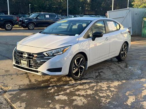 2025 Nissan Versa 1.6 SR