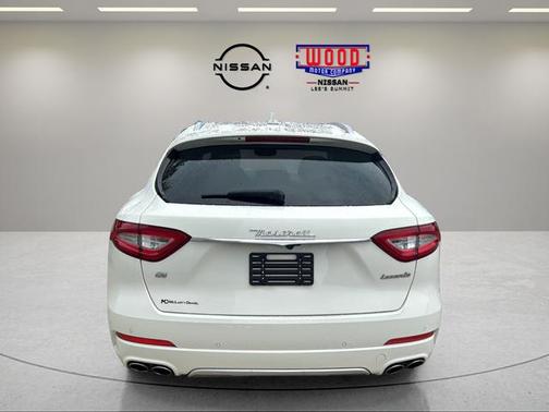 Silky Silver 2020 Maserati Levante GranLusso