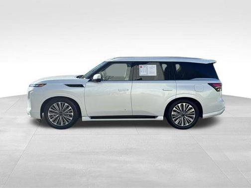 2025 INFINITI QX80 Luxe