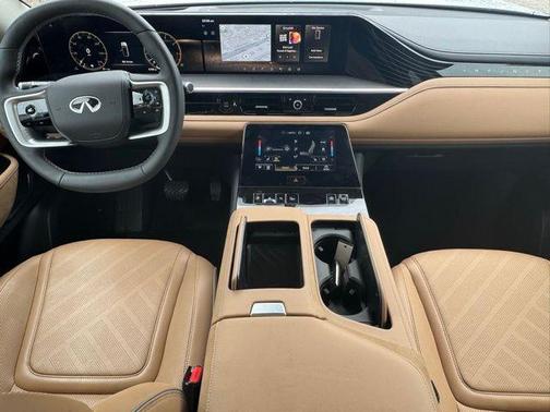 2025 INFINITI QX80 Luxe