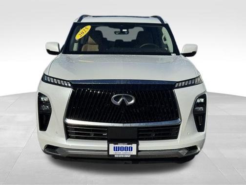 2025 INFINITI QX80 Luxe