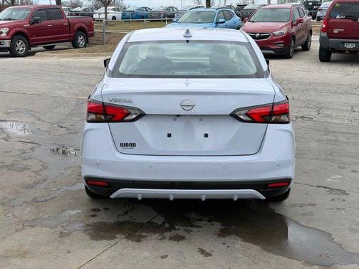 2025 Nissan Versa 1.6 SV