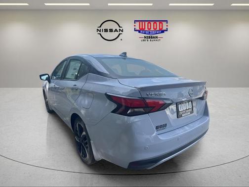 2025 Nissan Versa 1.6 SR