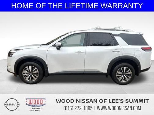 2025 Nissan Pathfinder SL