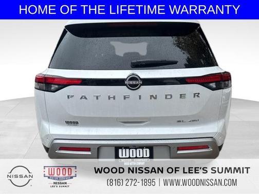 2025 Nissan Pathfinder SL