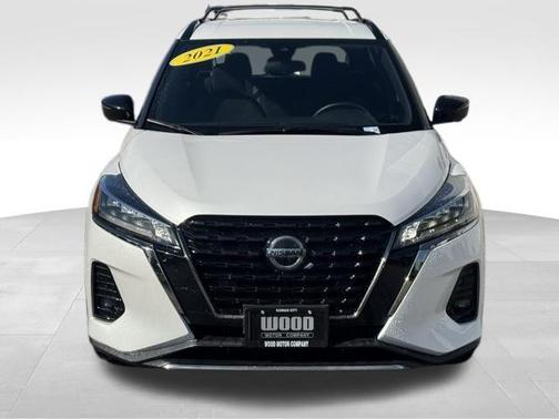 2021 Nissan Kicks SR