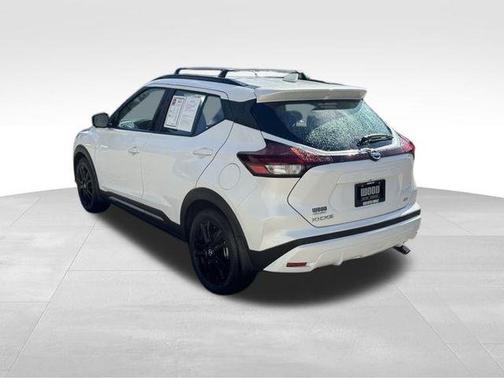 2021 Nissan Kicks SR