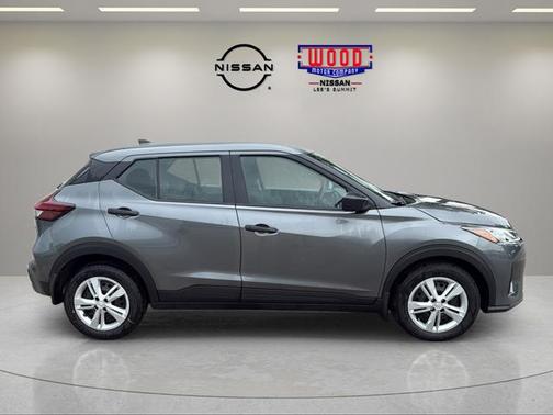Gun Metallic 2025 Nissan Kicks Play S