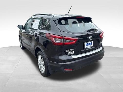 2022 Nissan Rogue Sport SV