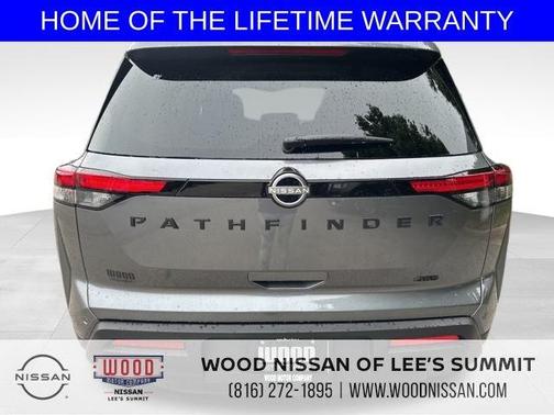 2025 Nissan Pathfinder SV