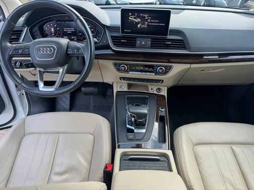 2020 Audi Q5 40 Premium Plus