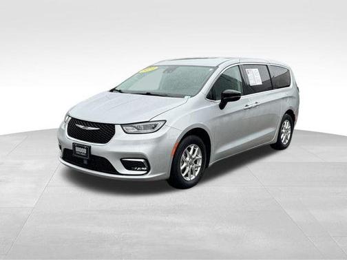 2024 Chrysler Pacifica Touring-L