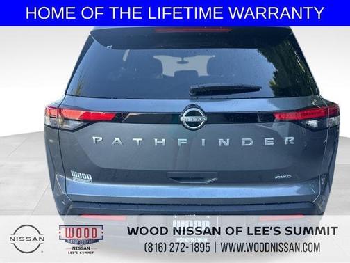2025 Nissan Pathfinder SV