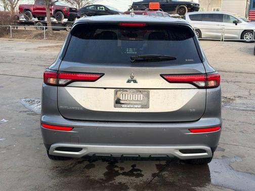 2024 Mitsubishi Outlander SE