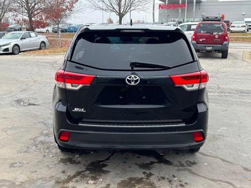 2018 Toyota Highlander SE