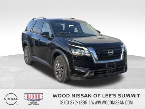 2025 Nissan Pathfinder SV