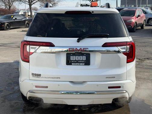 2022 GMC Acadia Denali