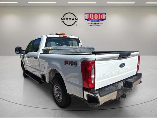 Oxford White 2024 Ford F-250 XL