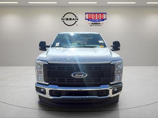 Oxford White 2024 Ford F-250 XL