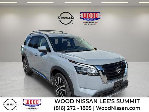 Boulder Gray Pearl 2023 Nissan Pathfinder Platinum