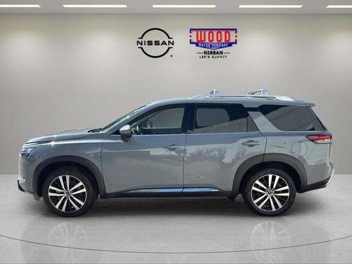 Boulder Gray Pearl 2023 Nissan Pathfinder Platinum