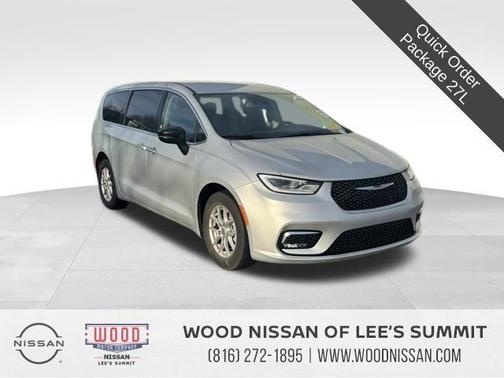 2024 Chrysler Pacifica Touring-L