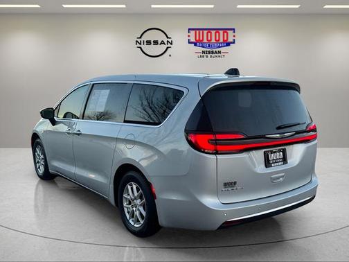 2024 Chrysler Pacifica Touring-L