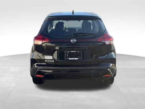 2025 Nissan Kicks Play S