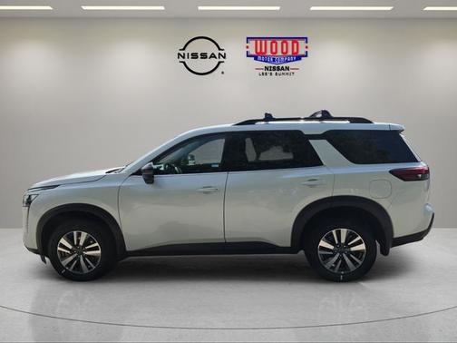 Everest White P 2026 Nissan Pathfinder SL