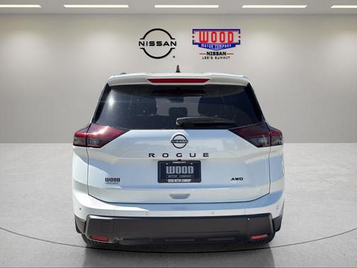 Everest White P 2026 Nissan Rogue Dark Armor