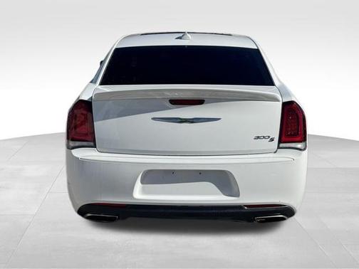2019 Chrysler 300 S