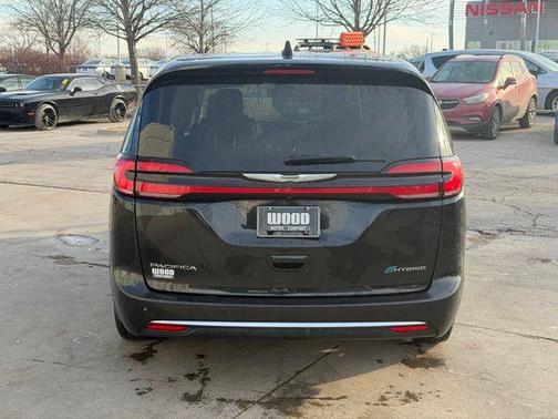 2023 Chrysler Pacifica Hybrid Touring L