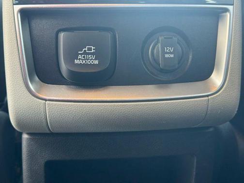 2022 Kia Carnival SX