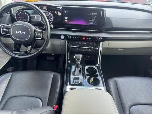 2022 Kia Carnival SX