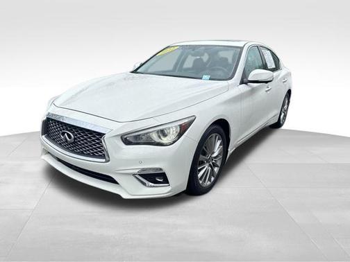 2022 INFINITI Q50 LUXE