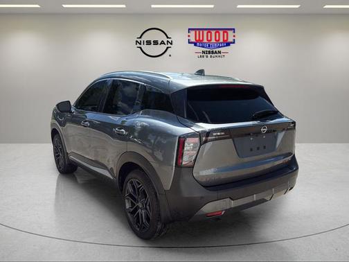 Gun Metallic 2025 Nissan Kicks SR
