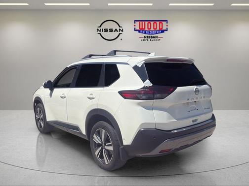 White 2023 Nissan Rogue SL