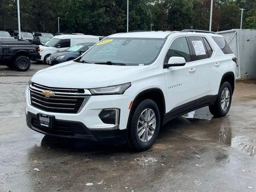 2022 Chevrolet Traverse LT Cloth