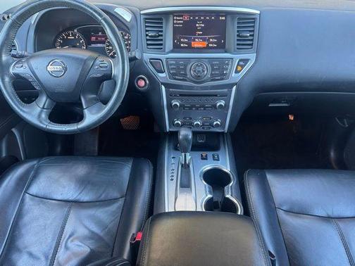 2018 Nissan Pathfinder SL