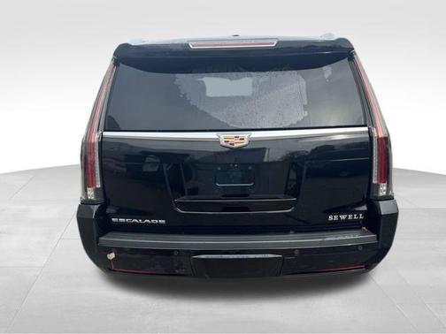 2018 Cadillac Escalade ESV Premium Luxury