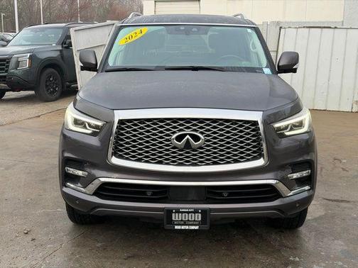 2024 INFINITI QX80 Luxe