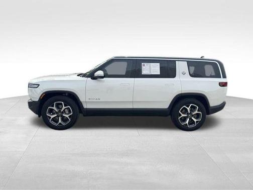 2024 Rivian R1S Adventure