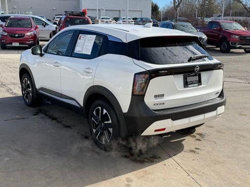 2025 Nissan Kicks SV