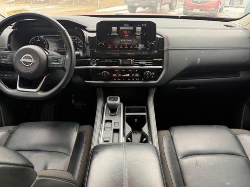 2022 Nissan Pathfinder SL