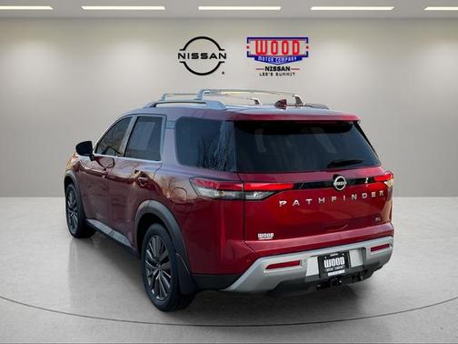 2022 Nissan Pathfinder SL