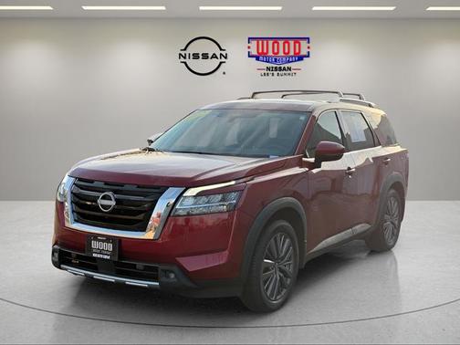 2022 Nissan Pathfinder SL